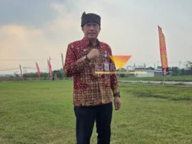 Kepala Disparbud Kabupaten Malang, Firmando Hasiholan Matondang mendorong pengembangan suvenir dan kuliner khas Malang Selatan untuk memperkuat daya tarik wisata pesisir (foto: blok-a.com / Yogga Ardiawan)