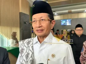 KH. Nasaruddin Umar, Menteri Agama RI saat diwawancari awak media. (foto: blok-a.com / M Berril Labiq)