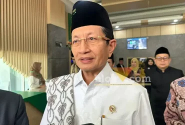 KH. Nasaruddin Umar, Menteri Agama RI saat diwawancari awak media. (foto: blok-a.com / M Berril Labiq)
