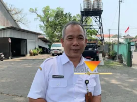 Kepala Bidang Perumahan dan Kawasan Permukiman DPURPKP Kota Malang, Lukman Hidayat saat diwawancarai wartawan (foto: blok-a.com / Yogga Ardiawan)