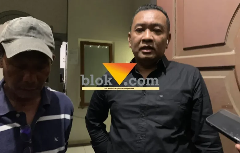 Kuasa Hukum Termohon, Avan Raharjo saat diwawancarai awak media (foto: blok-a.com / Yogga Ardiawan)