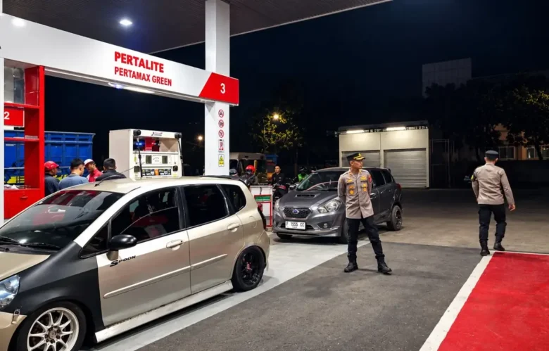 Polres Malang pantau stok BBM di SPBU, warga diimbau tak panic buying (foto: dok. Polres Malang)