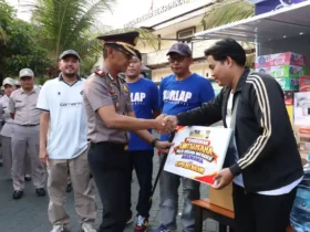 Polres Malang salurkan 10 rombong UMKM untuk Aremania, dorong kemandirian ekonomi suporter (foto: dok. Polres Malang)