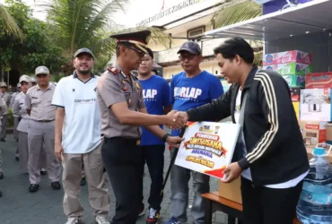 Polres Malang salurkan 10 rombong UMKM untuk Aremania, dorong kemandirian ekonomi suporter (foto: dok. Polres Malang)