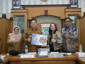 Sekda Kabupaten Malang, Budiar saat peluncuran kartu debit Garudeya (foto: dok. Prokopim)