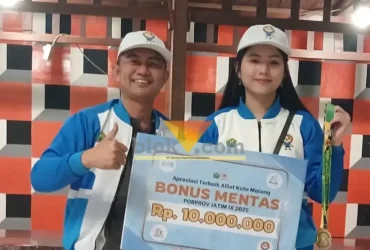 Sekretaris KONI Kota Malang, Joko Purwosusento bersama atlet biliar yang meraih medali di Porprov 2025 (foto: dok. KONI for blok-a.com)