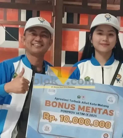 Sekretaris KONI Kota Malang, Joko Purwosusento bersama atlet biliar yang meraih medali di Porprov 2025 (foto: dok. KONI for blok-a.com)