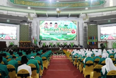 Mahasiswa baru Unisma mengikuti pembukaan Halaqoh Diniyah 2026, Kamis (1/10/2026). (blok-a.com / M Berril Labiq)