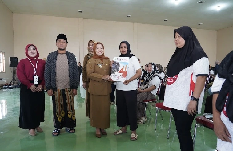 710 Buruh Pabrik Rokok di Gondanglegi Terima BLT DBHCHT Rp350 Ribu