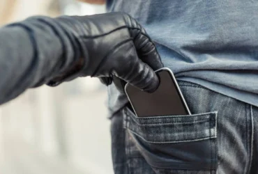 Warga Kota Malang Curi iPhone Saat Tonton Bantengan, 30 Menit Kemudian Tertangkap (Ilustrasi/iStock)