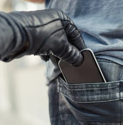 Warga Kota Malang Curi iPhone Saat Tonton Bantengan, 30 Menit Kemudian Tertangkap (Ilustrasi/iStock)