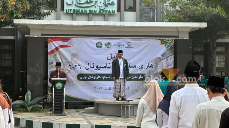 Upacara peringatan Hari Santri Nasional 2026 di lingkungan kampus Universitas Islam Malang. (blok-a.com/ M Berril Labiq)