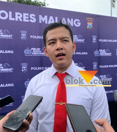Kasatreskrim Polres Malang AKP Hafiz Prasetia Akbar saat diwawancarai awak media (blok-a.com / Yogga Ardiawan)