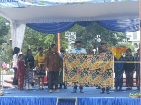 caption:%20Peluncuran%20motif%20batik%20baru%20di%20Kota%20Malang,%20Sekar%20Jagad%20Panca%20Warna%20dalam%20Festival%20Batik%202026%20di%20Alun-alun%20Merdeka Kota Malang, Minggu (4/10/2026) (blok-a.com/Bob Bimantara Leander)