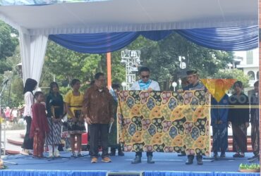 caption:%20Peluncuran%20motif%20batik%20baru%20di%20Kota%20Malang,%20Sekar%20Jagad%20Panca%20Warna%20dalam%20Festival%20Batik%202026%20di%20Alun-alun%20Merdeka Kota Malang, Minggu (4/10/2026) (blok-a.com/Bob Bimantara Leander)