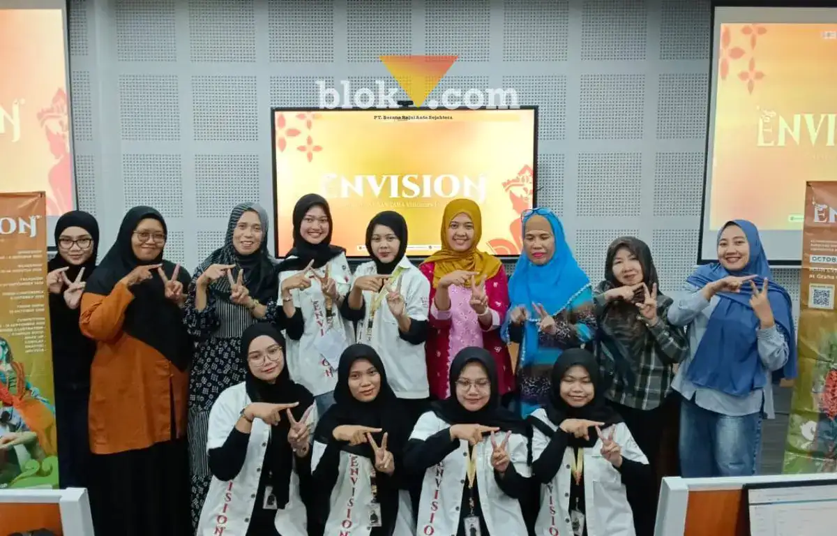 Graha Cakrawala Jadi Runway, Pamerkan Puluhan Koleksi Busana Nusantara dalam “Envision: Trendversity”
