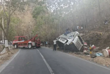 Truk pengangkut peralatan sound horeg rem blong di Sumbermanjing Wetan, satu orang tewas tertabrak (foto: dok. Satlantas Polres Malang)