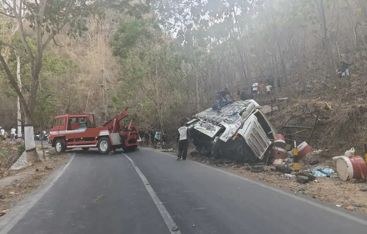Truk Sound Horeg Rem Blong di Sumbermanjing Wetan, Satu Orang Tewas Tertabrak